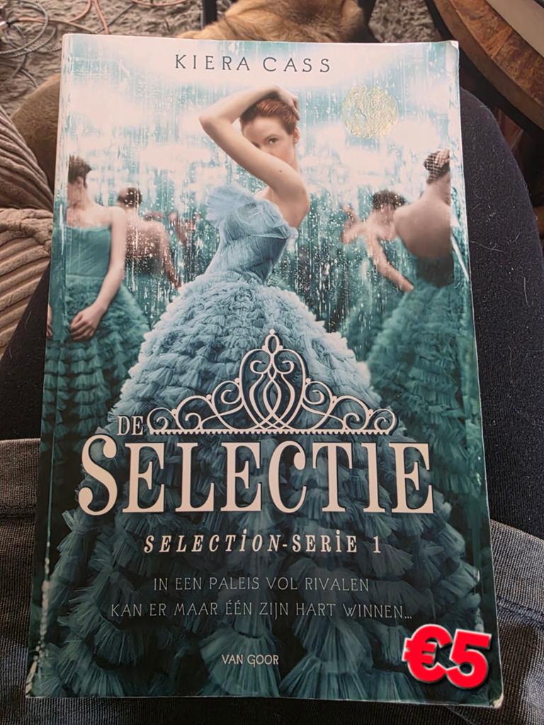 Selectie kiera cass, Boeken, Ophalen of Verzenden, Zo goed als nieuw