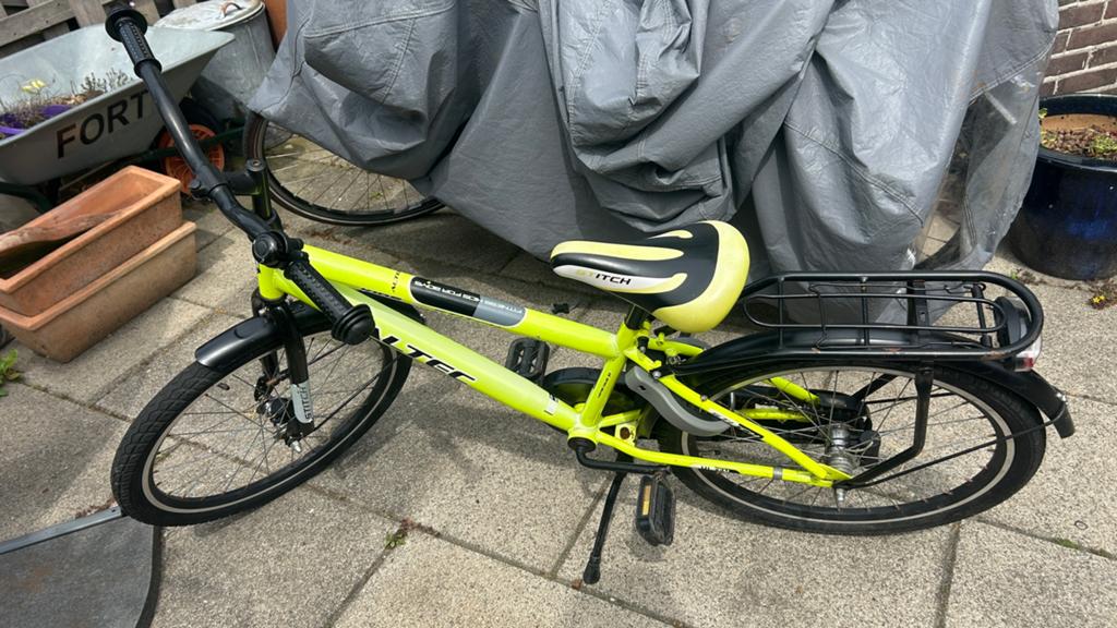 22 inch jongensfiets geel, Fietsen en Brommers, Fietsen | Jongens, Ophalen, Gebruikt, Terugtraprem, 22 inch