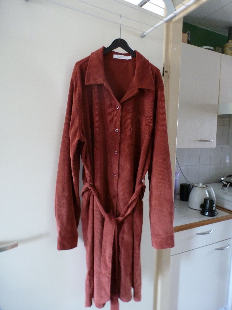 knoopsluiting jurk BURGUNDY rib COSTES 44 -GRATIS zend, Verzenden, Maat 42/44 (L), Zo goed als nieuw, Knielengte