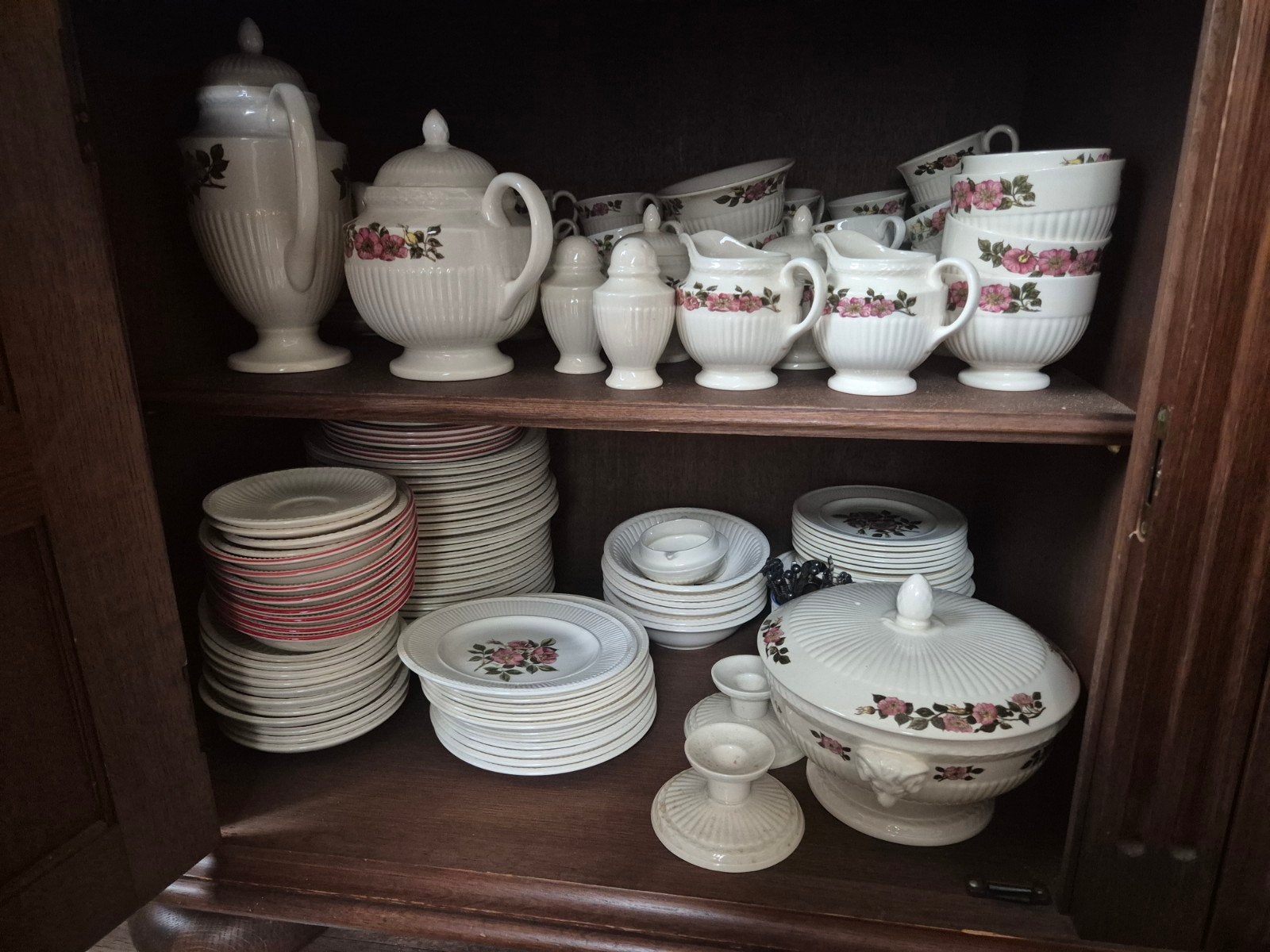 Compleet Wedgewood Briar rose eet servies, Antiek en Kunst, Ophalen