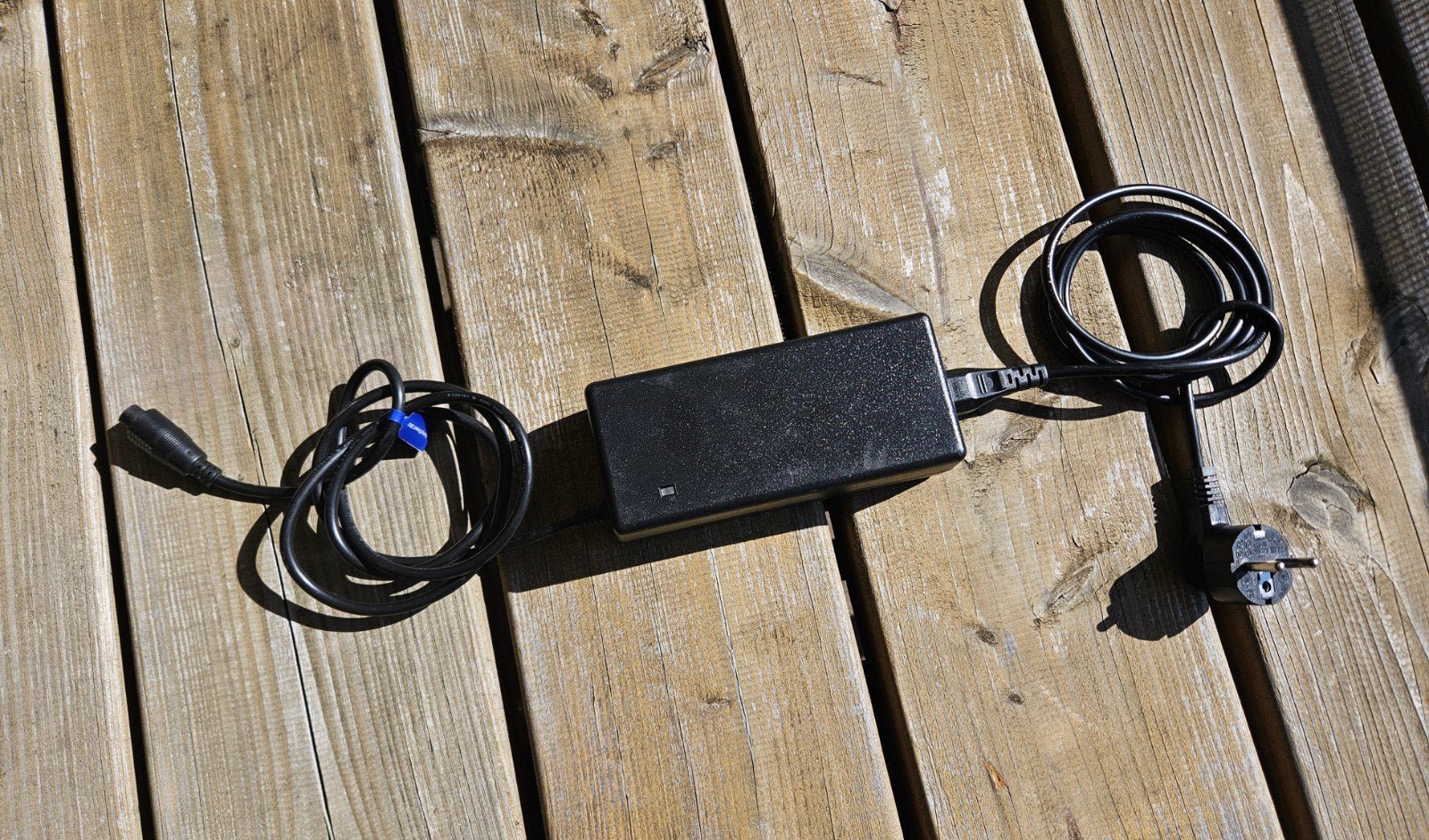 E-motion Acculader 42V 2A 5-polig – Sparta / Batavus / Koga, Fietsen en Brommers, Ophalen of Verzenden, Gebruikt