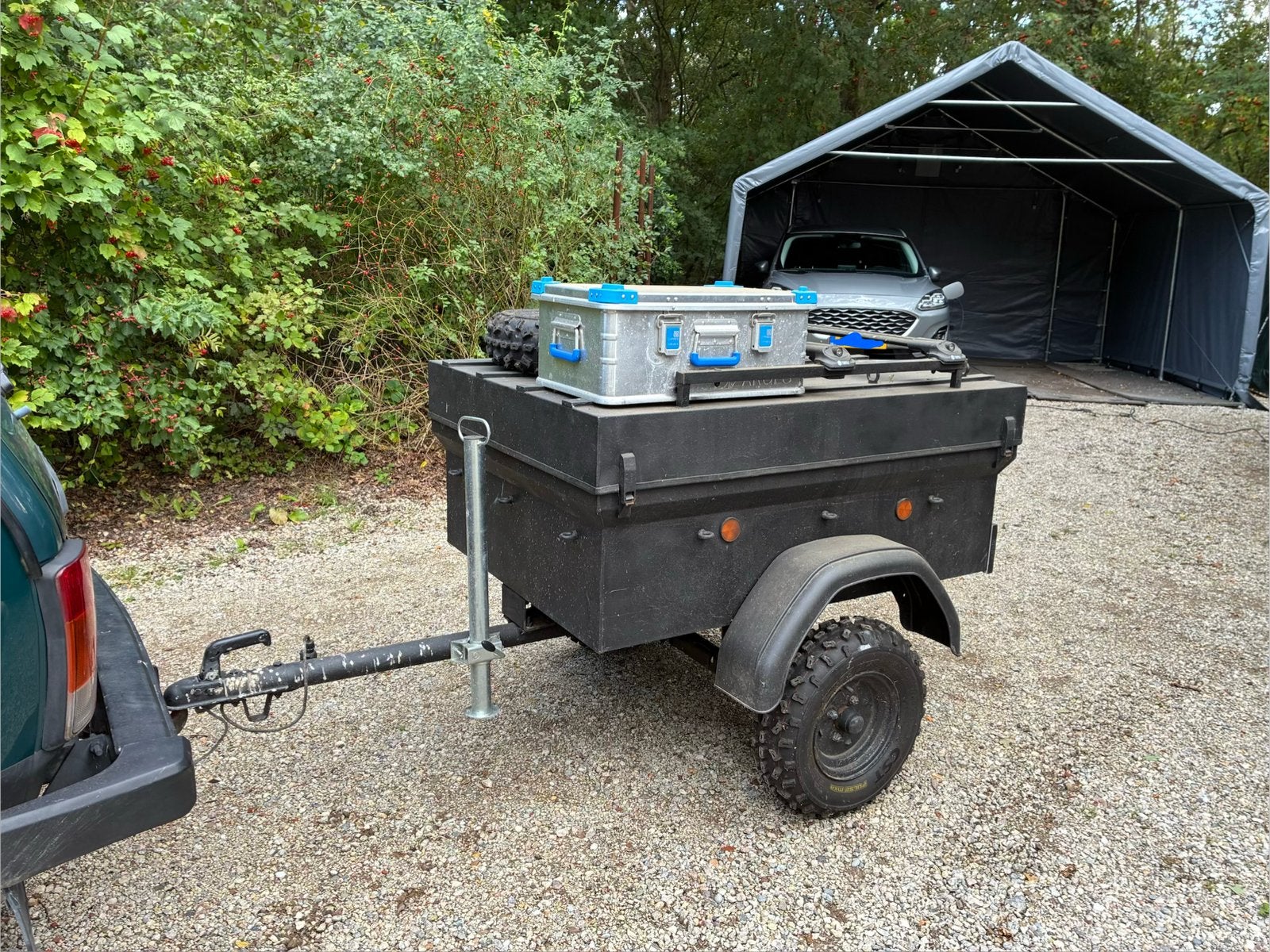 Zeer nette saris off-road aanhanger lada niva, Ophalen, Zo goed als nieuw