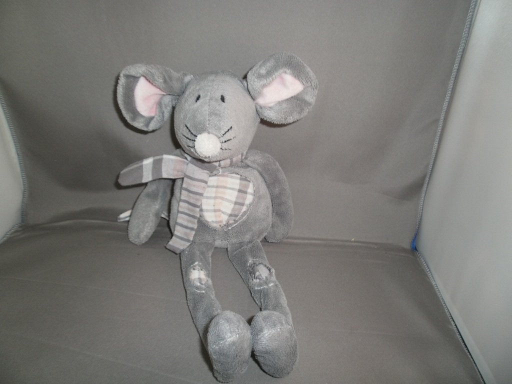 Wibra muis grijs met sjaal en stukken op knie en buik van, Muis, Overige merken, Overige karakters, Grijs