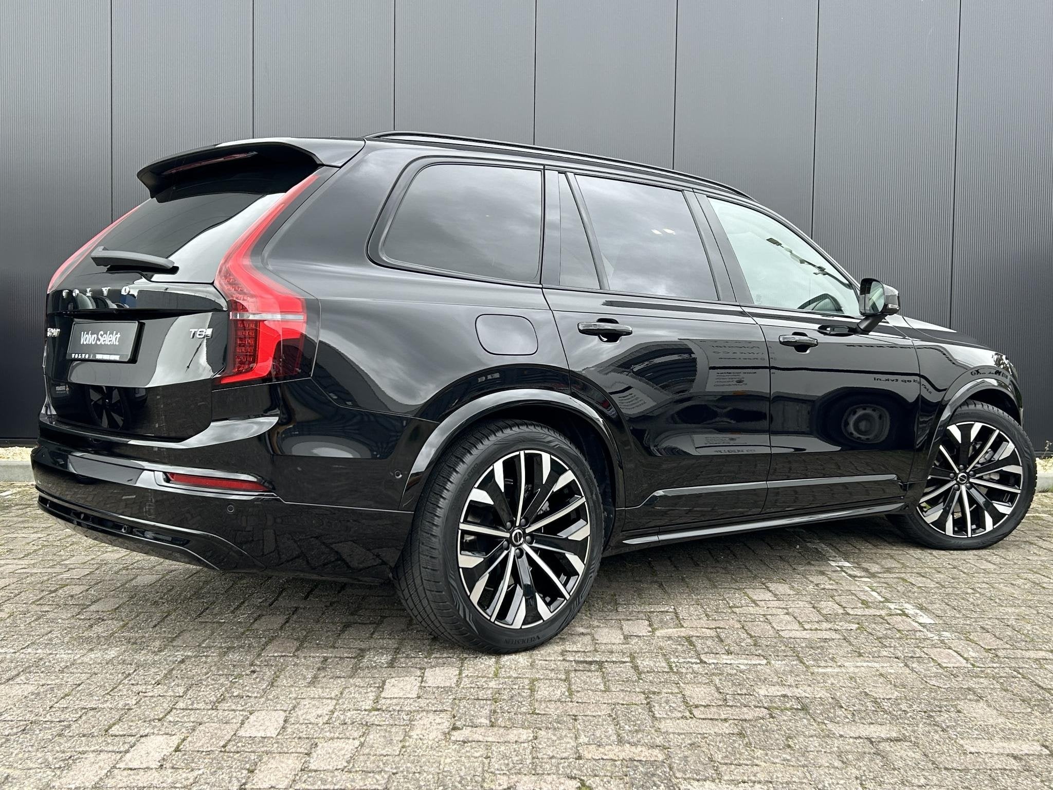 Volvo XC90 2.0 T8 Plug-in hybrid AWD Ultra Dark Luchtvering, Startonderbreker, Gebruikt, 4 cilinders, Zwart