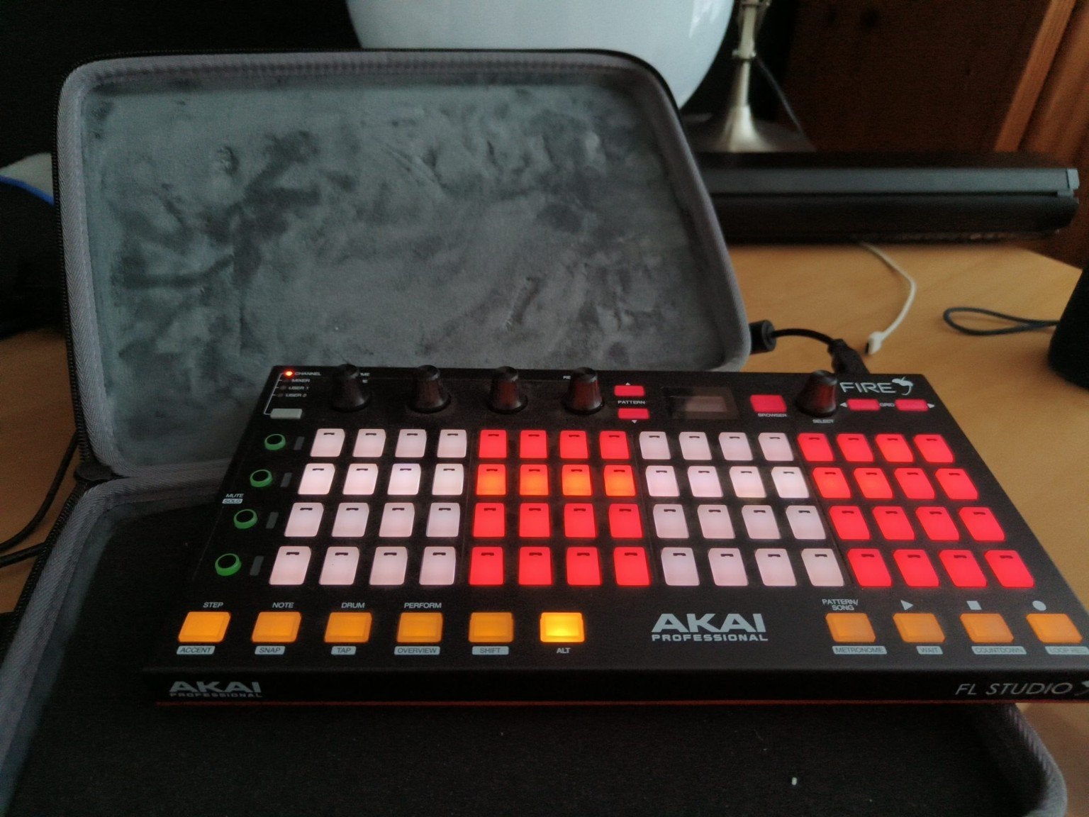 Akai Professional Fire controller voor FL Studio., Ophalen, Zo goed als nieuw