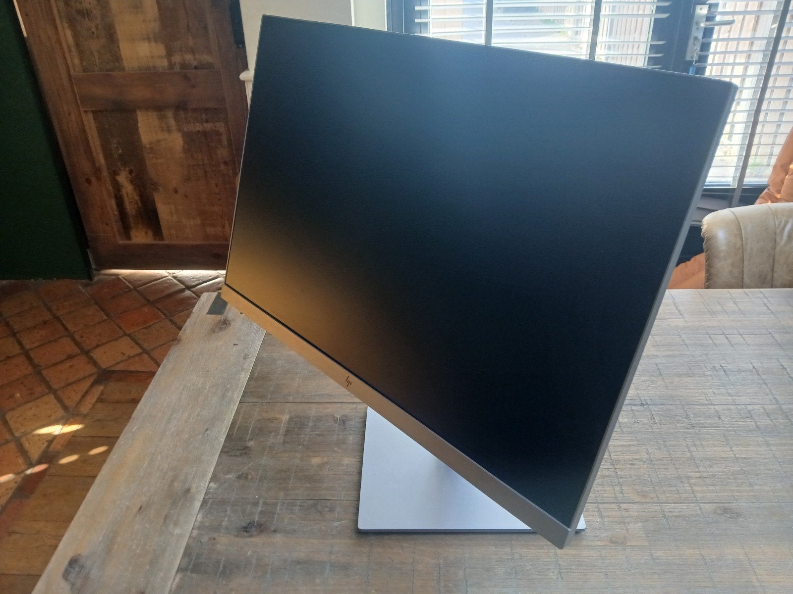 HP E243i Monitor - 24 inch IPS Full HD, Ophalen, IPS, Full HD, Zo goed als nieuw