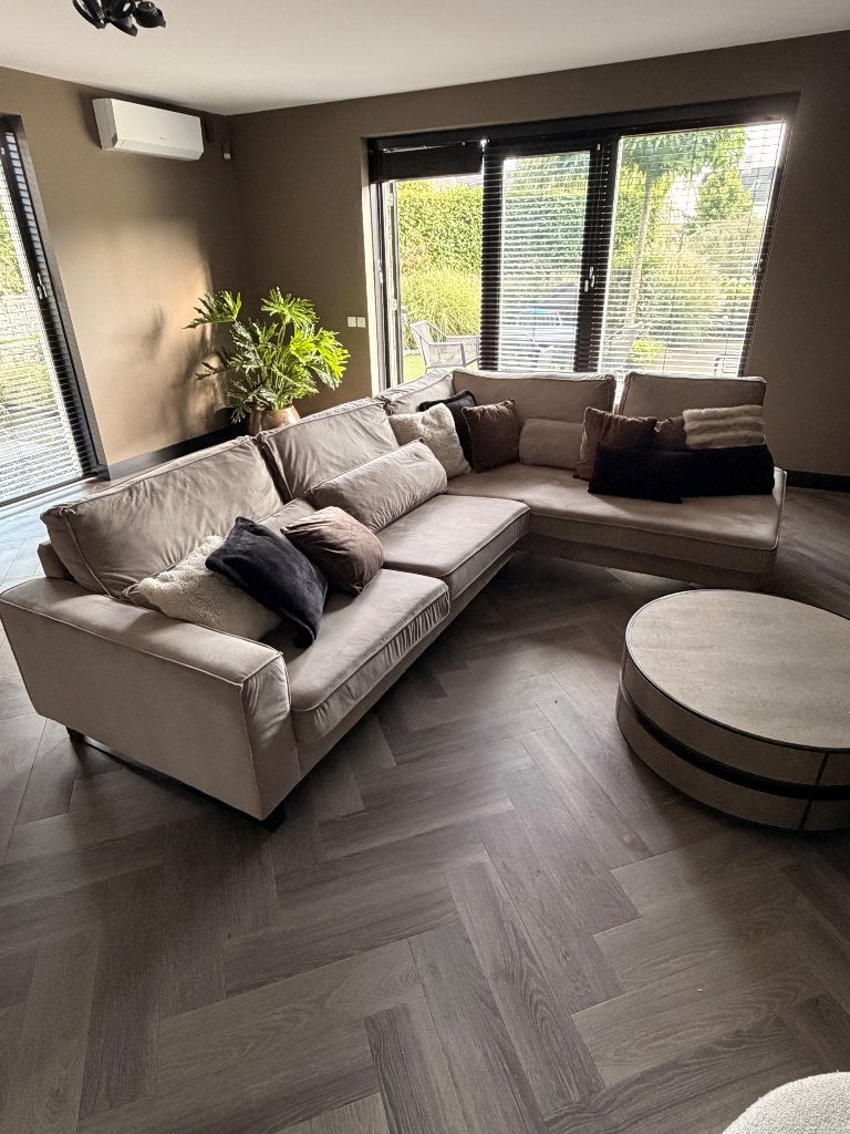 Mooie hoekbank / loungebank in zeer goede staat - €300