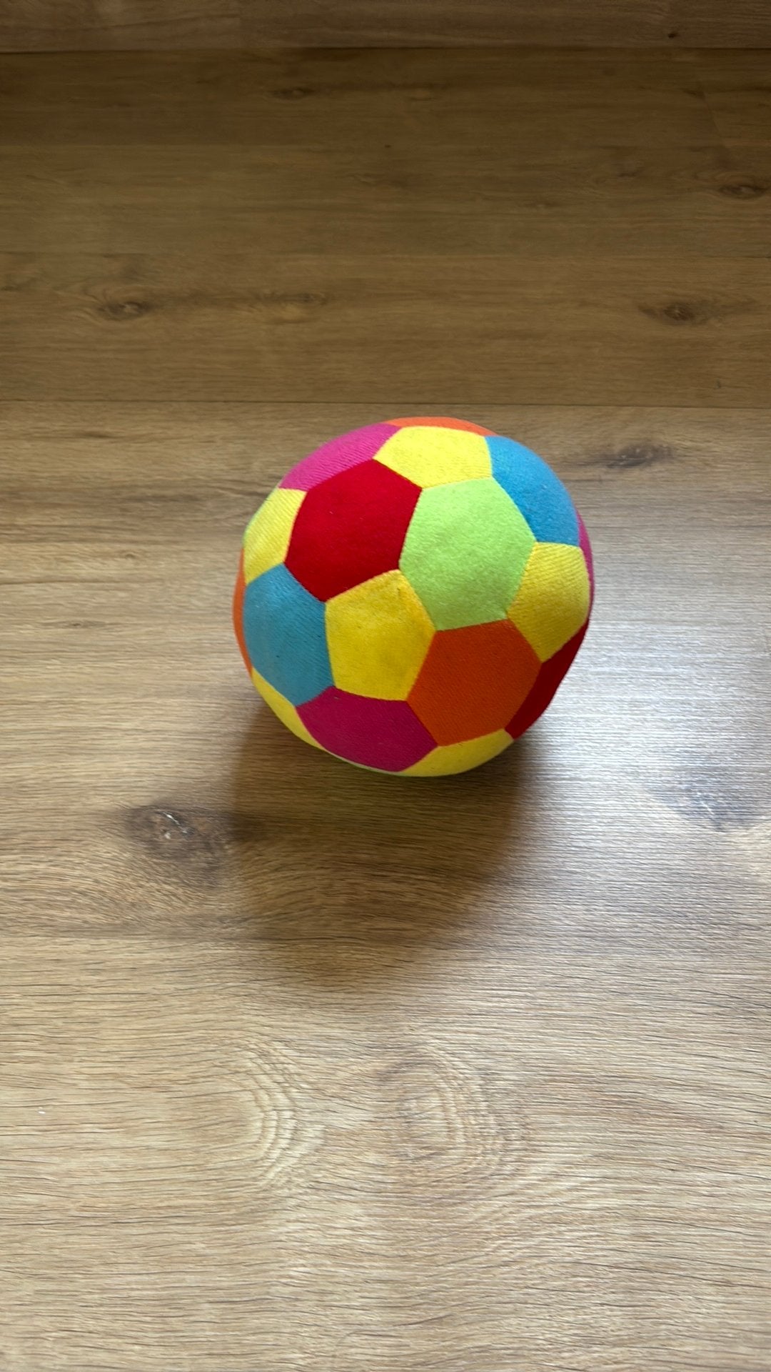 Pluche bal met meerdere kleuren, Ophalen of Verzenden, Zo goed als nieuw