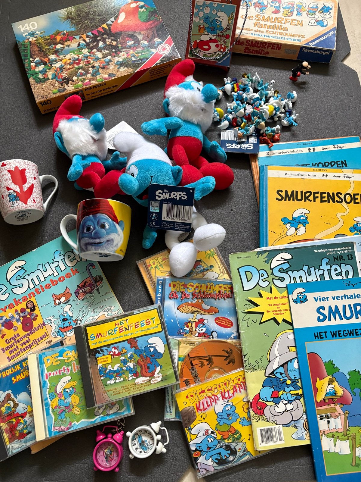 Grote Smurfen collectie: knuffels, boeken, puzzels, mokken, Verzamelen, Ophalen, Gebruikt, Verschillende Smurfen, Gebruiksvoorwerp