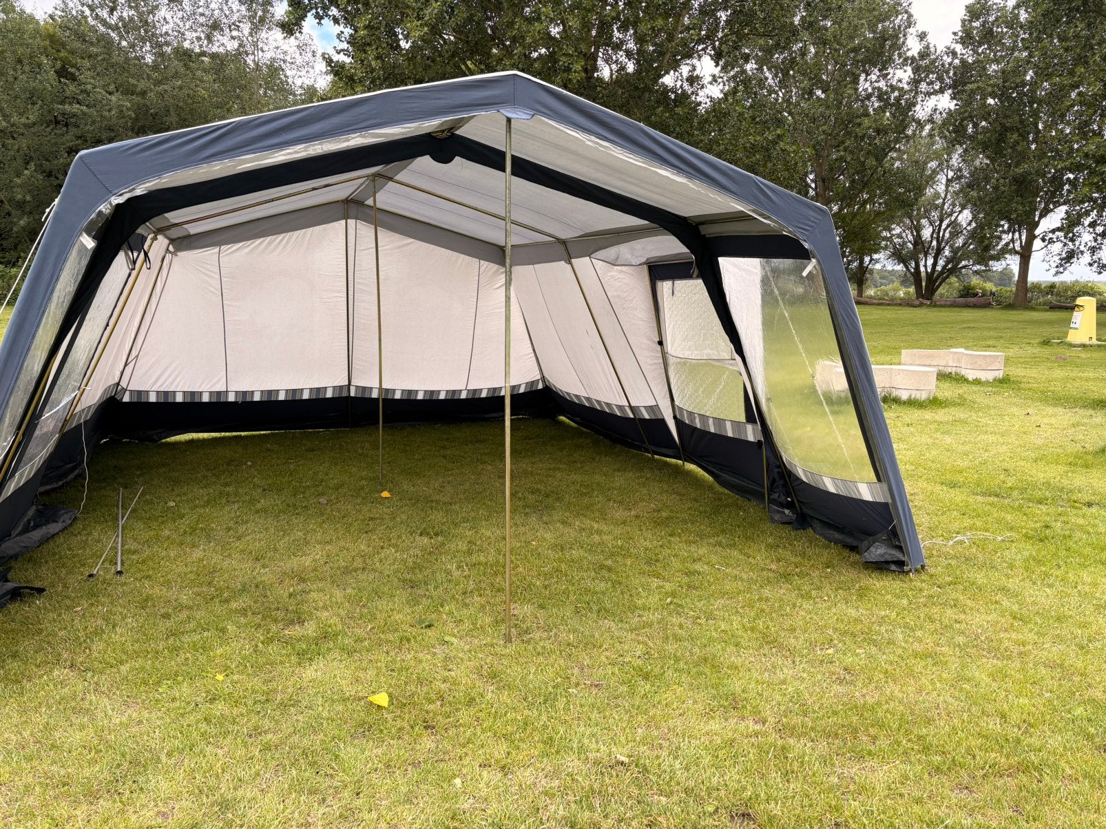 Obelink bungalowtent Paris 6 te koop, Ophalen, Zo goed als nieuw