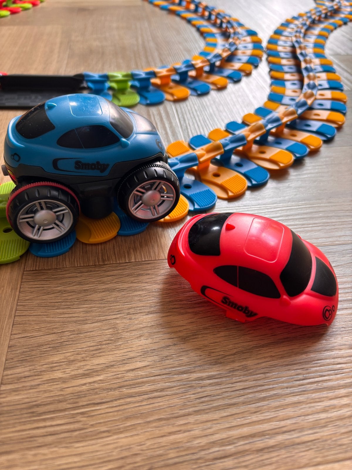 Smoby Flextreme Autobaan met 2 auto's, Kinderen en Baby's, Speelgoed | Racebanen, Overige merken, Ophalen of Verzenden, Met looping