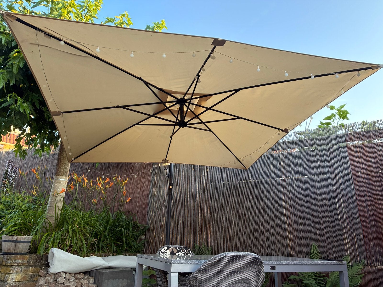 Grote zweefparasol voor tuin of terras, Ophalen, Gebruikt, Kantelbaar, 2 tot 3 meter