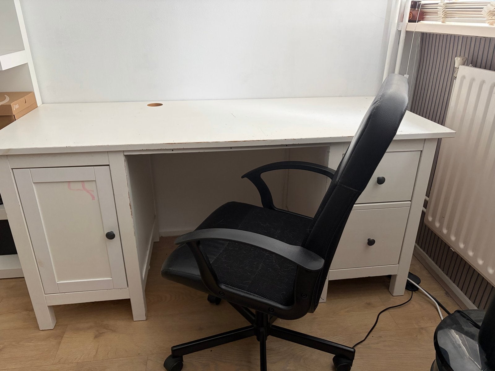 Wit bureau met lades en kastje - IKEA, Huis en Inrichting, Bureaus, Ophalen, Gebruikt, IKEA, Computerbureau