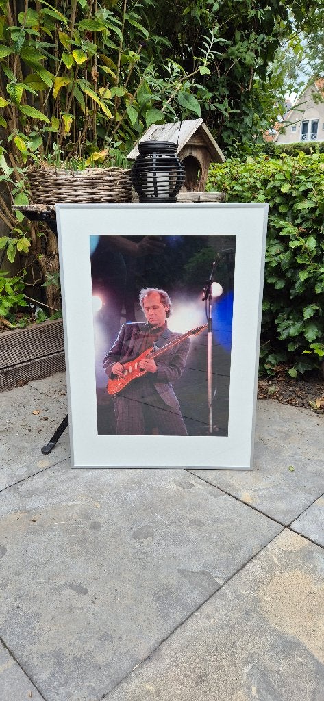 Poster - Ingelijst - Mark Knopfler, Ophalen, 50 tot 75 cm, Metaal of Aluminium, Zo goed als nieuw