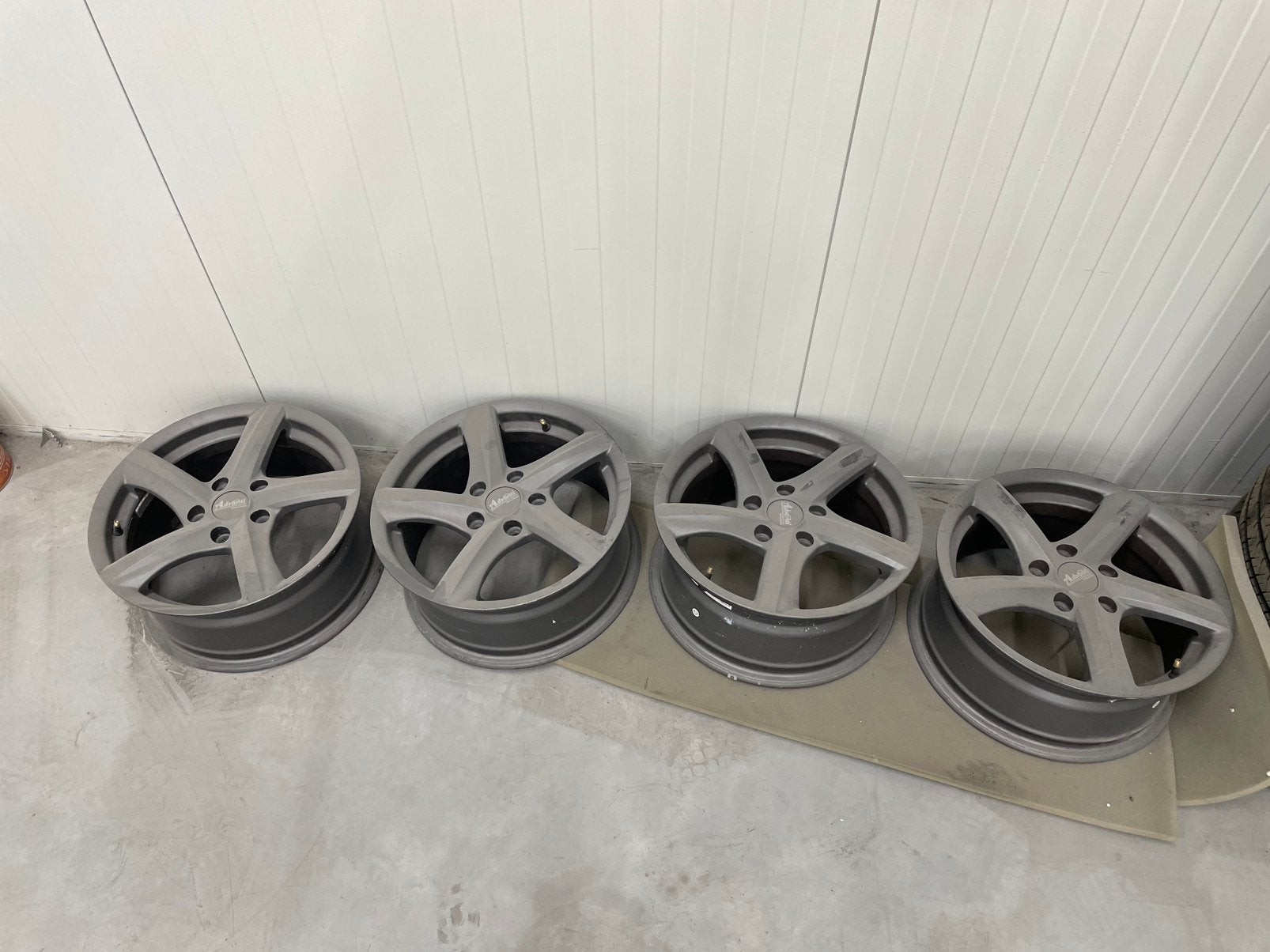 16 inch Toyota Auris, Auto diversen, Wieldoppen, Zo goed als nieuw, Ophalen