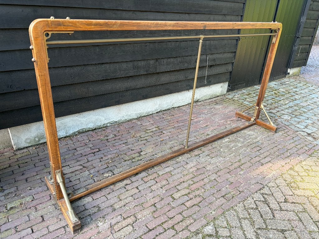 Antiek kledingrek winkelrek hardhout met koper, Zakelijke goederen, Ophalen of Verzenden