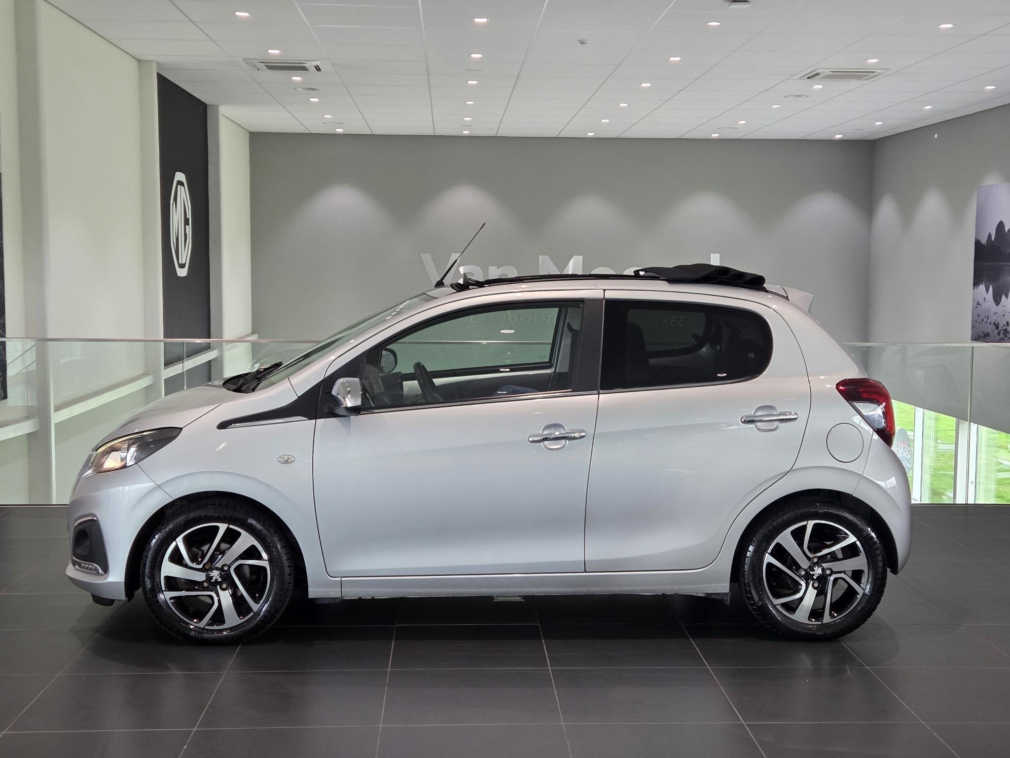 Peugeot 108 1.2 Puretech Allure TOP! | Cabrio | Camera | Uni, Auto's, Voorwielaandrijving, 12 maanden, Stof, Gebruikt