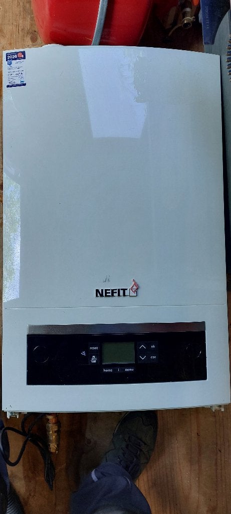 Nefit Trendline HRC30/CW5 II uit 2018 - Goed Onderhouden, Doe-het-zelf en Verbouw, Ophalen, 30 tot 80 cm, Gebruikt, Hoog rendement (Hr)