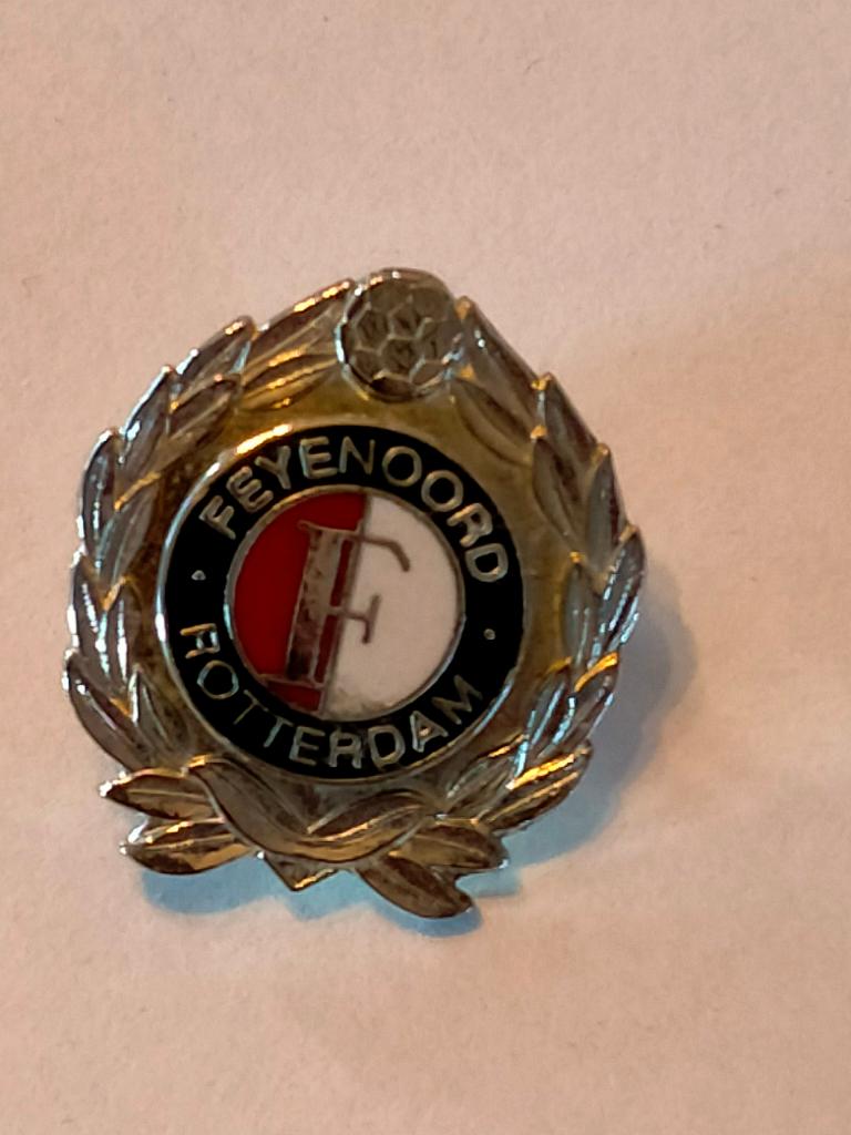 Feyenoord Rotterdam voetbal sport pin zilverkleurig, Ophalen of Verzenden, Zo goed als nieuw, Sport