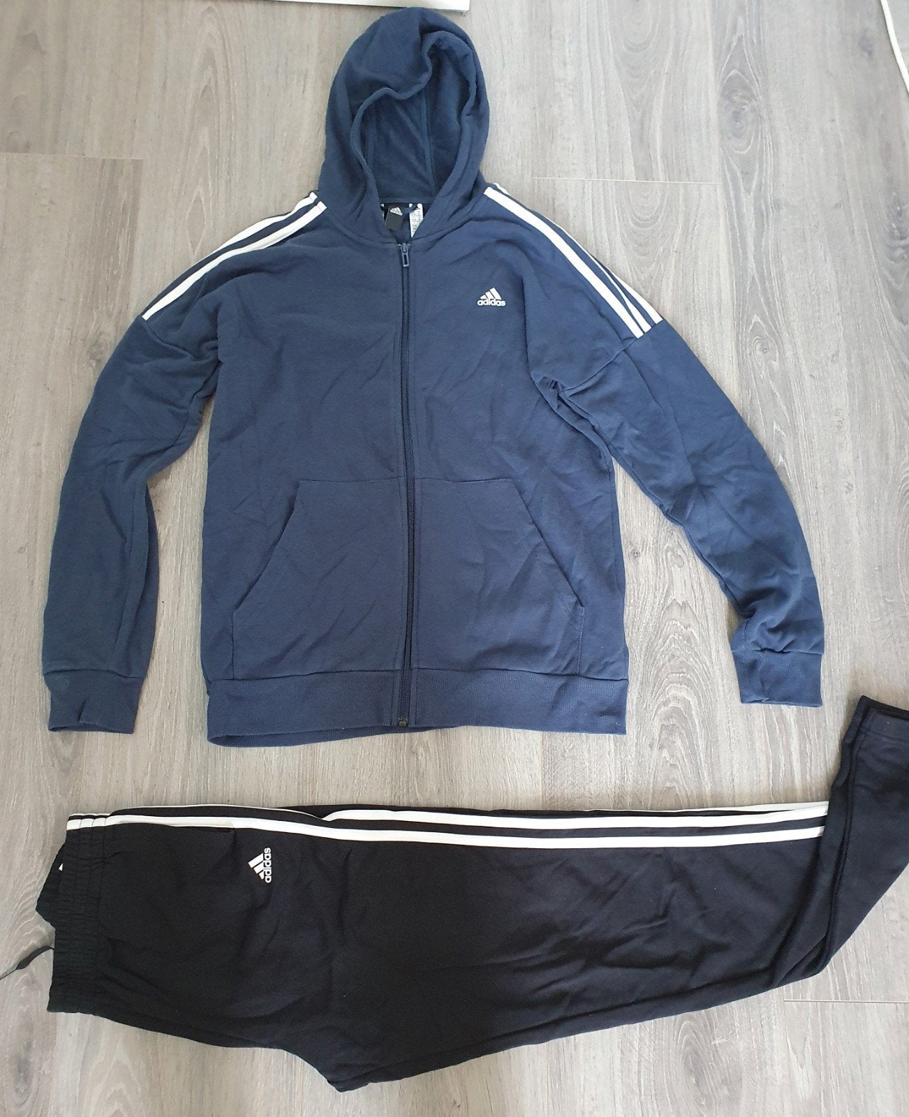 Adidas trainingspak jongens - hoodie vest en joggingbroek, Ophalen of Verzenden, Zo goed als nieuw, Adidas, Jongen