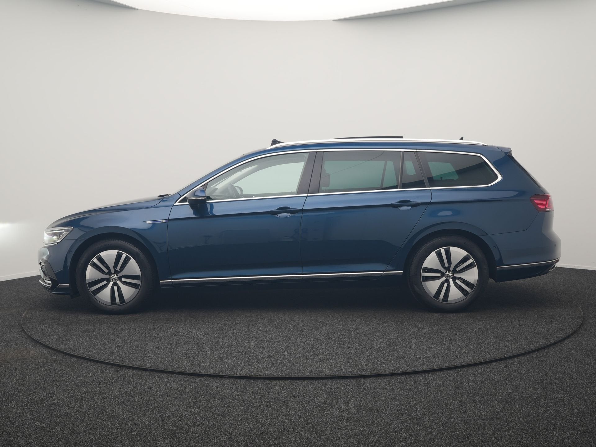 Volkswagen Passat 1.4 TSI PHEV GTE Business 218pk Dealer O.H, Auto's, Dealer onderhouden, Gebruikt, Zwart, 4 cilinders