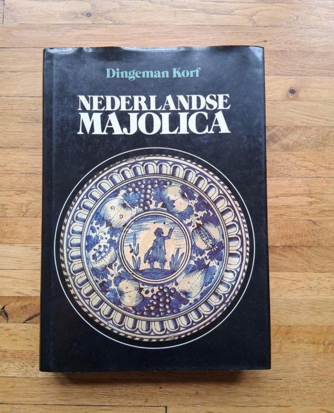 Nederlandse majolica
Dingeman korf
Geschiedenis ontwikkeling, Boeken, Ophalen of Verzenden, Zo goed als nieuw