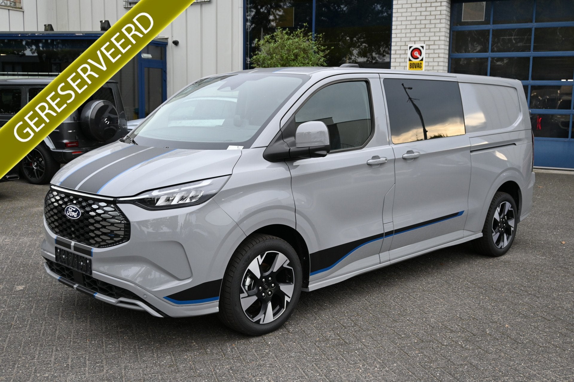 Ford E-Transit Custom Sport L2 DC 320 71 kWh Trekhaak elektr, Automaat, Gebruikt, 24 maanden, 2310 kg