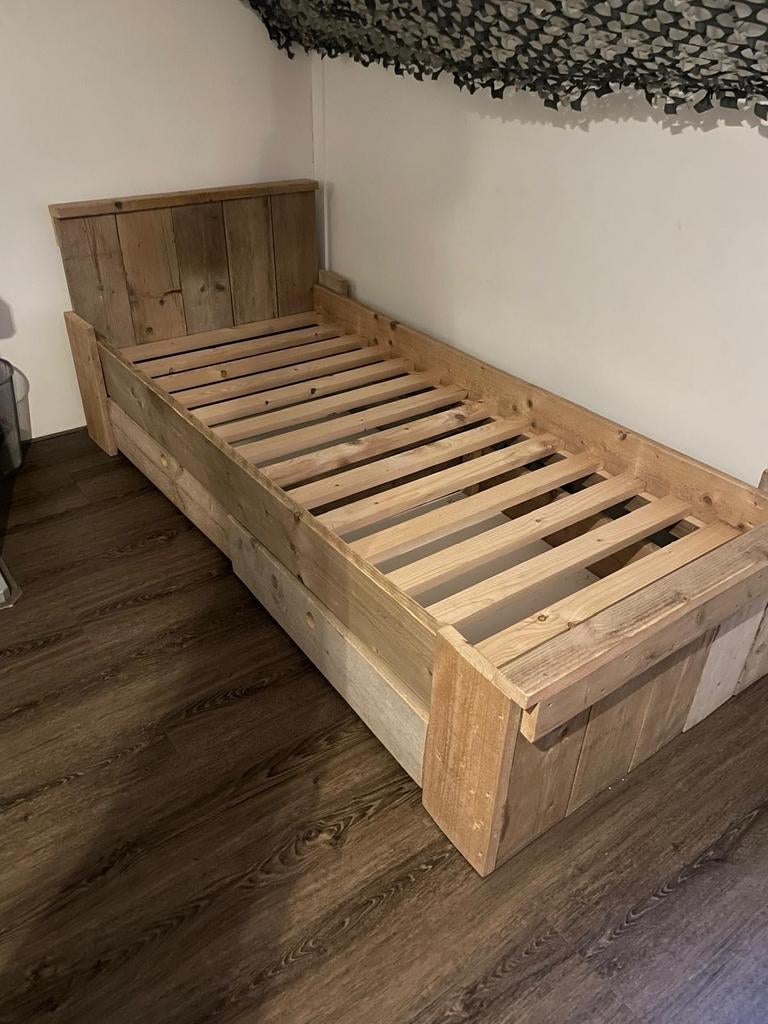 Bed van steigerhout, 90 cm, Eenpersoons, Ophalen of Verzenden, Zo goed als nieuw