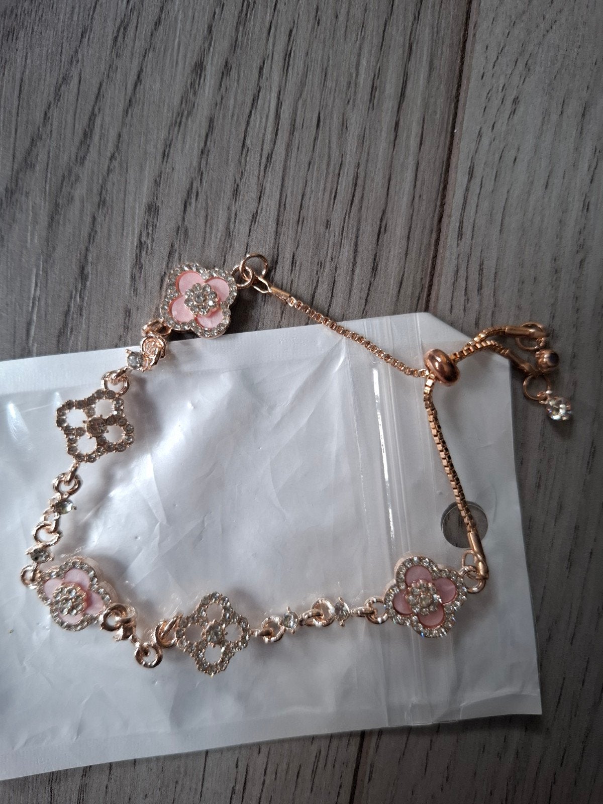 Nieuw! Roségoud Klavertje Vier Armband Verstelbaar, Verzenden, Nieuw