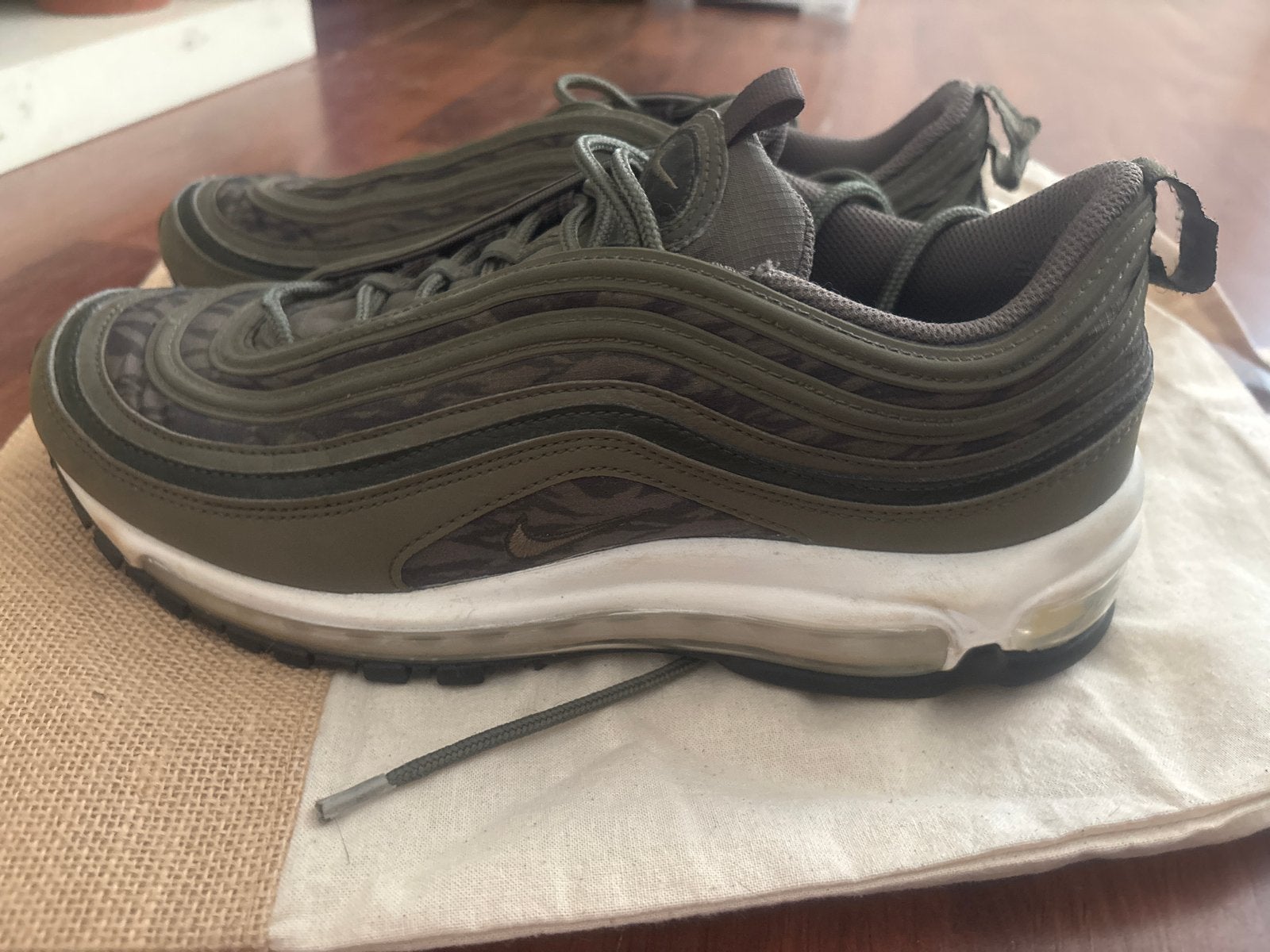 Nike sneakers maat 42,5 - Groen, Kleding | Heren, Schoenen, Ophalen of Verzenden, Gedragen, Overige kleuren, Sneakers of Gympen