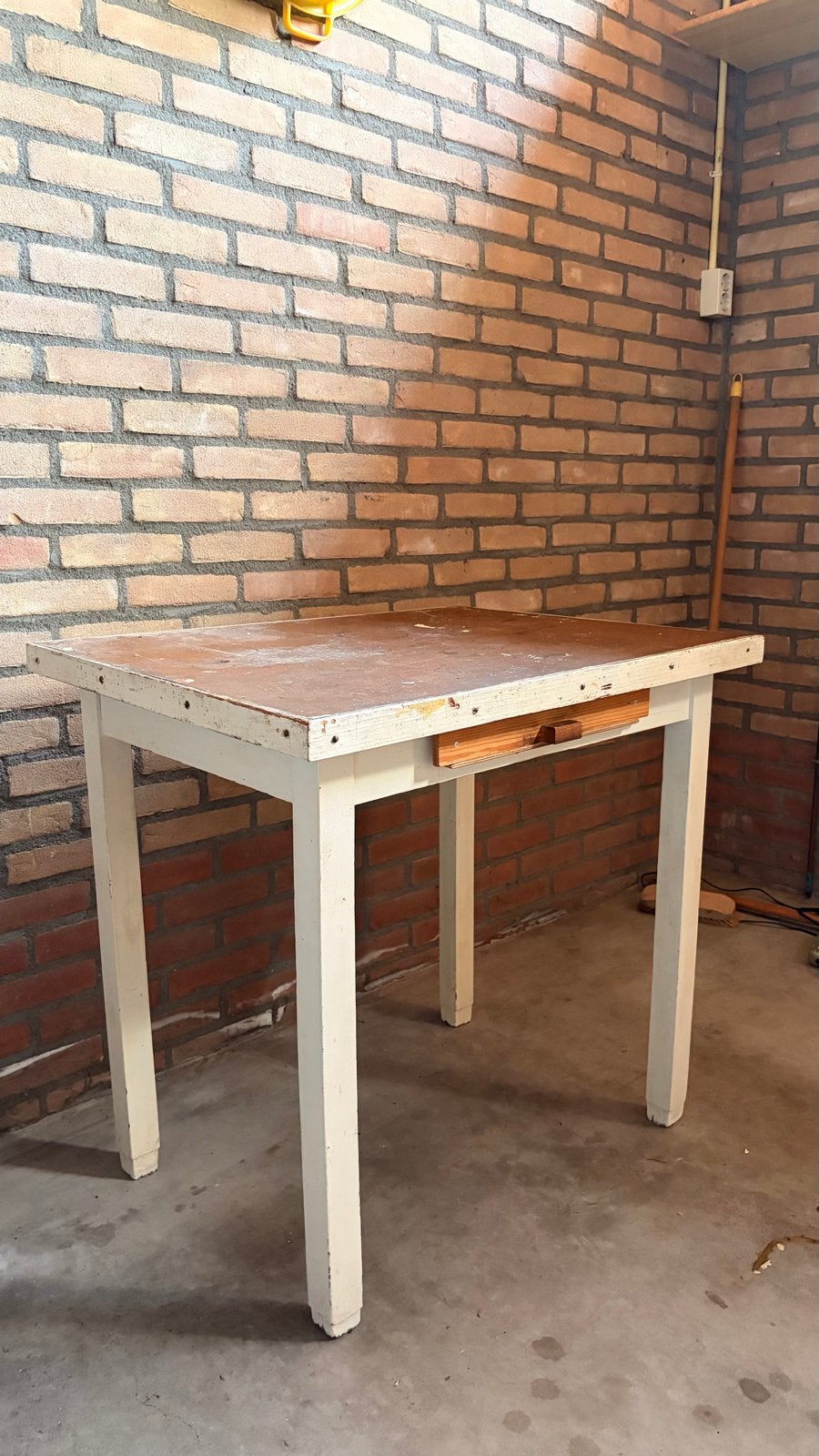 Vintage houten tafel met lade - opknapper, Ophalen