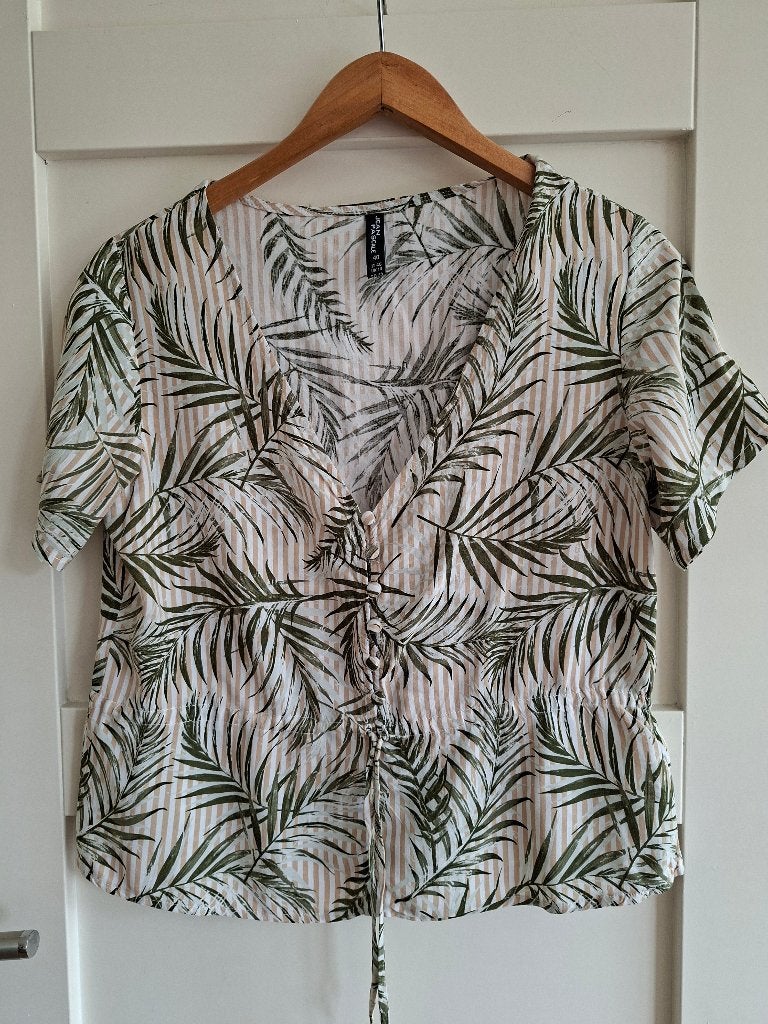 blouse. Mt 40.Lengte 55 cm.Taille aan te trekken door koord, Maat 38/40 (M), Wit, Ophalen of Verzenden, Zo goed als nieuw