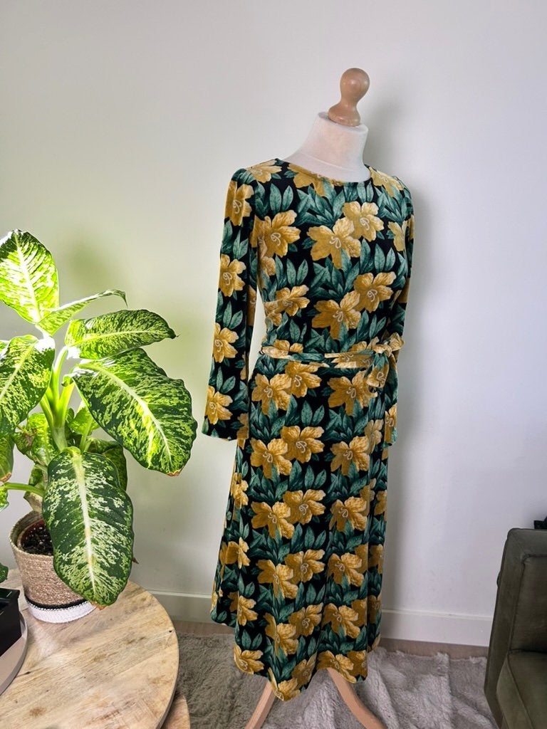 King Louie maat M midi bloemen velvet jurk 3610, Maat 38/40 (M), Meerkleurig, Ophalen of Verzenden, Zo goed als nieuw