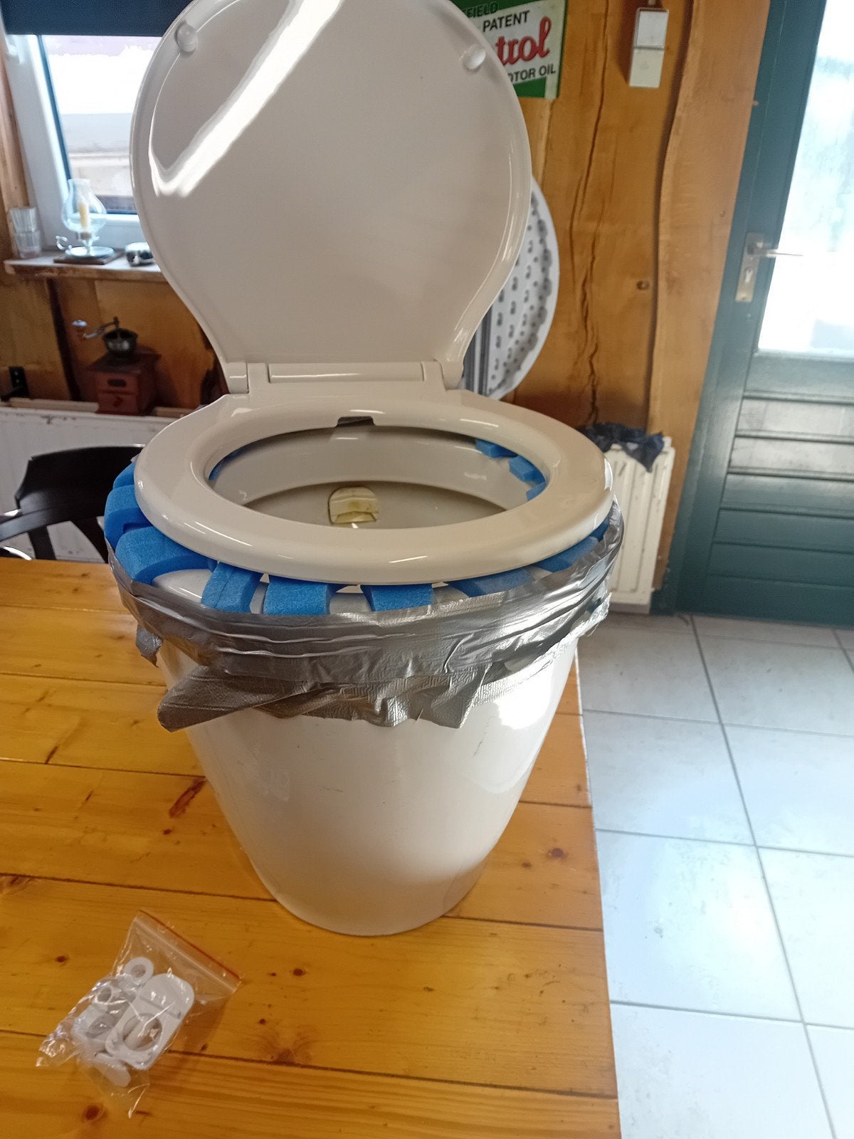 Boottoilet 12V met vermaler, spoelbak en opbergkastje, Watersport en Boten, Ophalen, Nieuw, Kombuis en Sanitair