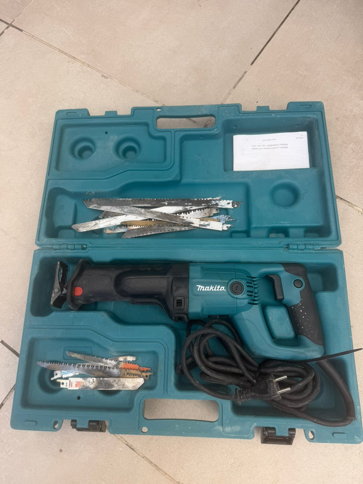 Zgan Makita JR3050T Reciprozaag - 230 V in koffer, 70 mm of meer, 600 tot 1200 watt, Ophalen of Verzenden, Zo goed als nieuw