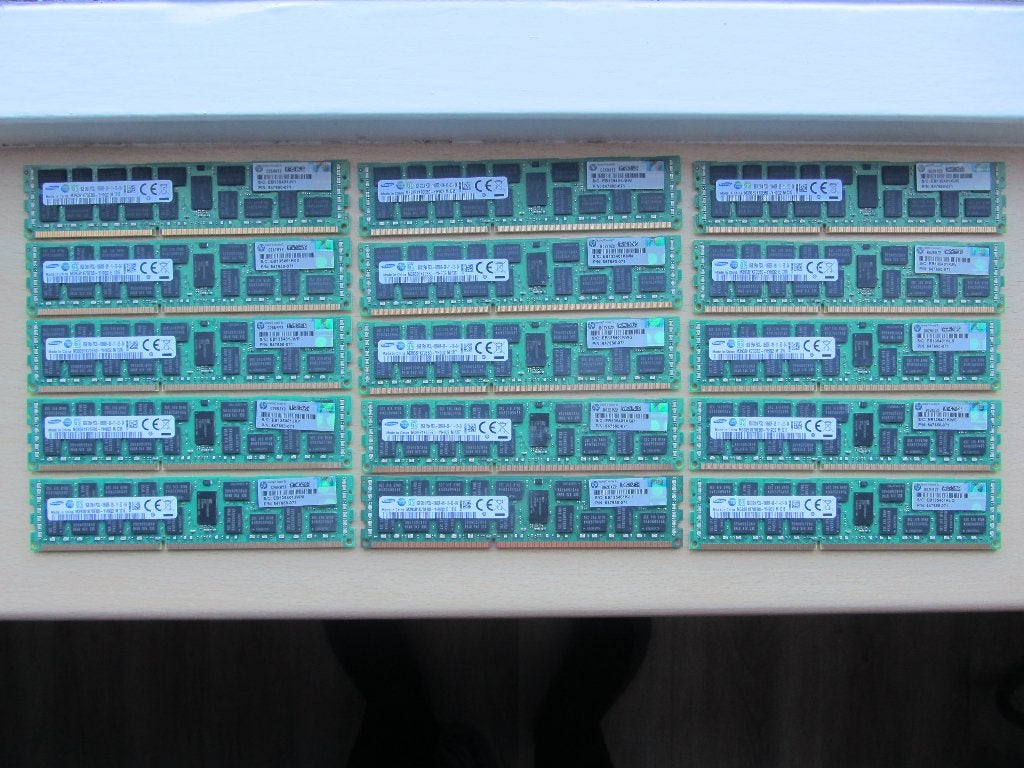 15x Samsung 8GB PC3-10600 DDR3-1333MHz ECC Registered CL9, Computers en Software, 1333 MHz, Server, 8 GB, DDR3
