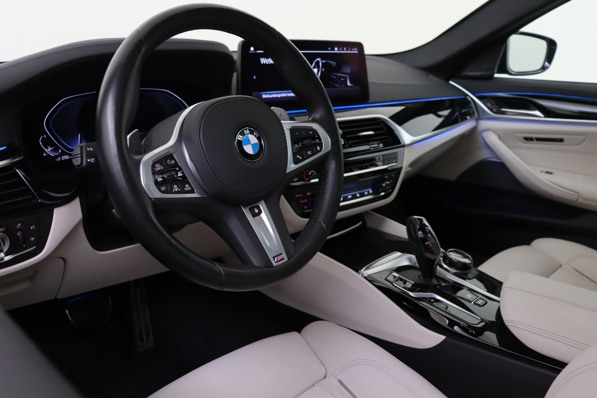 BMW 5 Serie Touring 530e M Sport Automaat / Trekhaak / Panor, Gebruikt, Euro 6, 4 cilinders, Met garantie (alle)