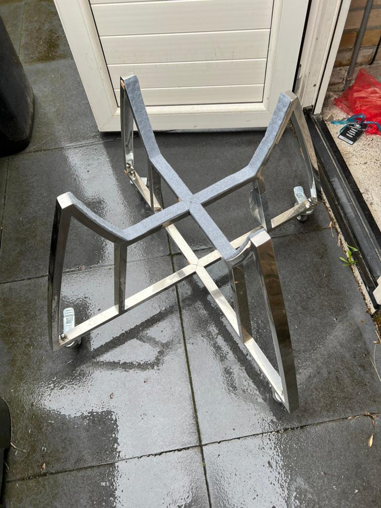 Te koop onderstel voor 21 inch kamado, Tuin en Terras, Ophalen, Zo goed als nieuw