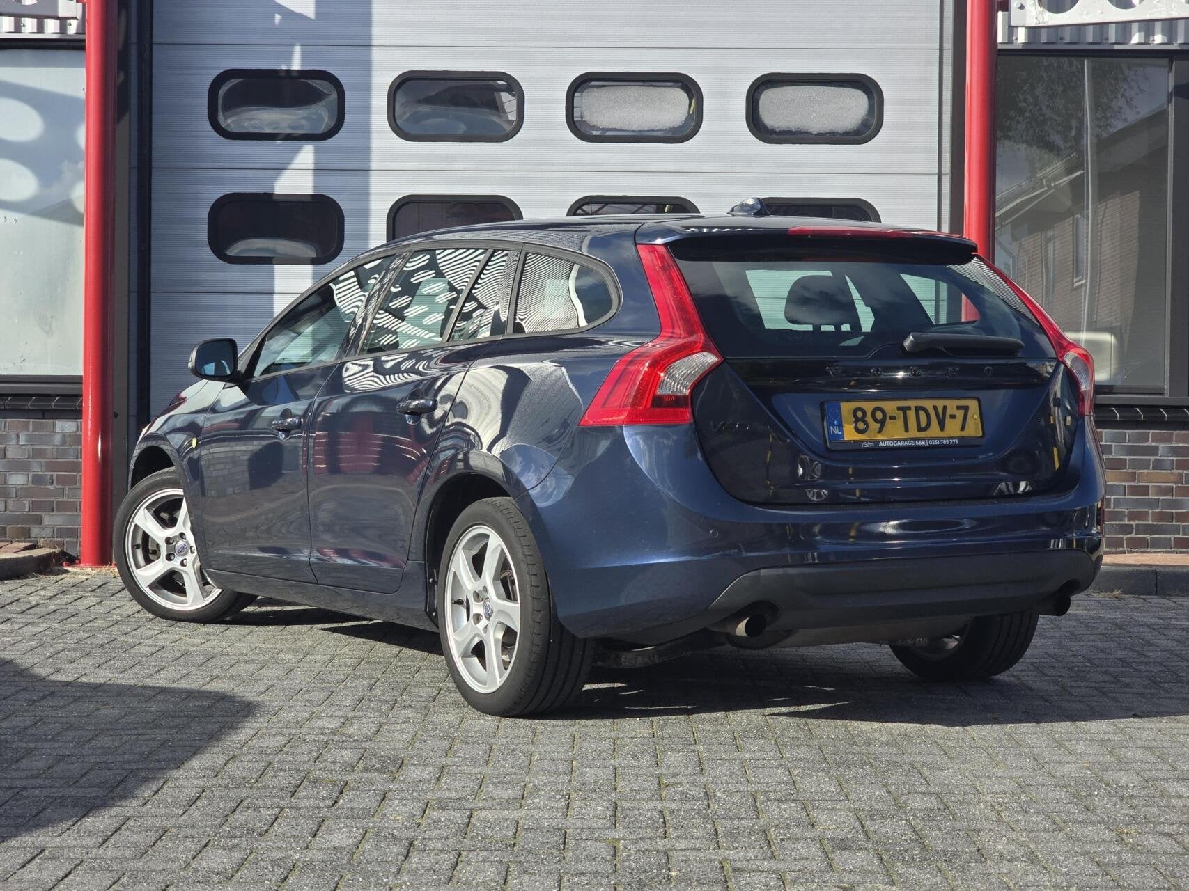 Volvo V60 1.6 T3 Ocean Race CarPlay/Leer/Clima/Cruise/LMV, Auto's, Voorwielaandrijving, Gebruikt, 4 cilinders, 150 pk