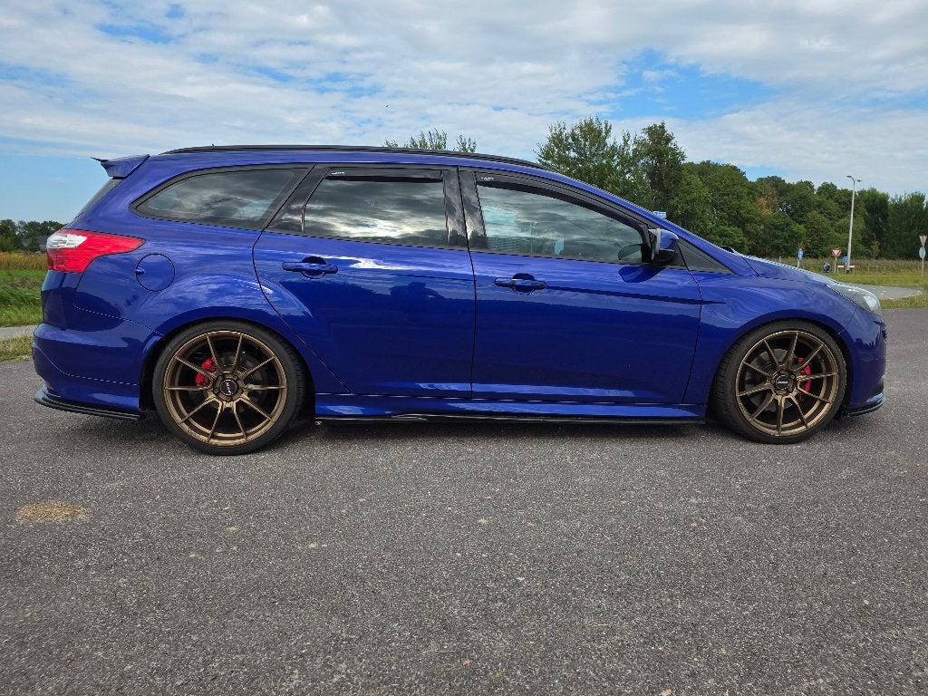 Ford Focus ST Wagon 2013, Auto's, 4 cilinders, Blauw, Leder en Stof, 14 km/l
