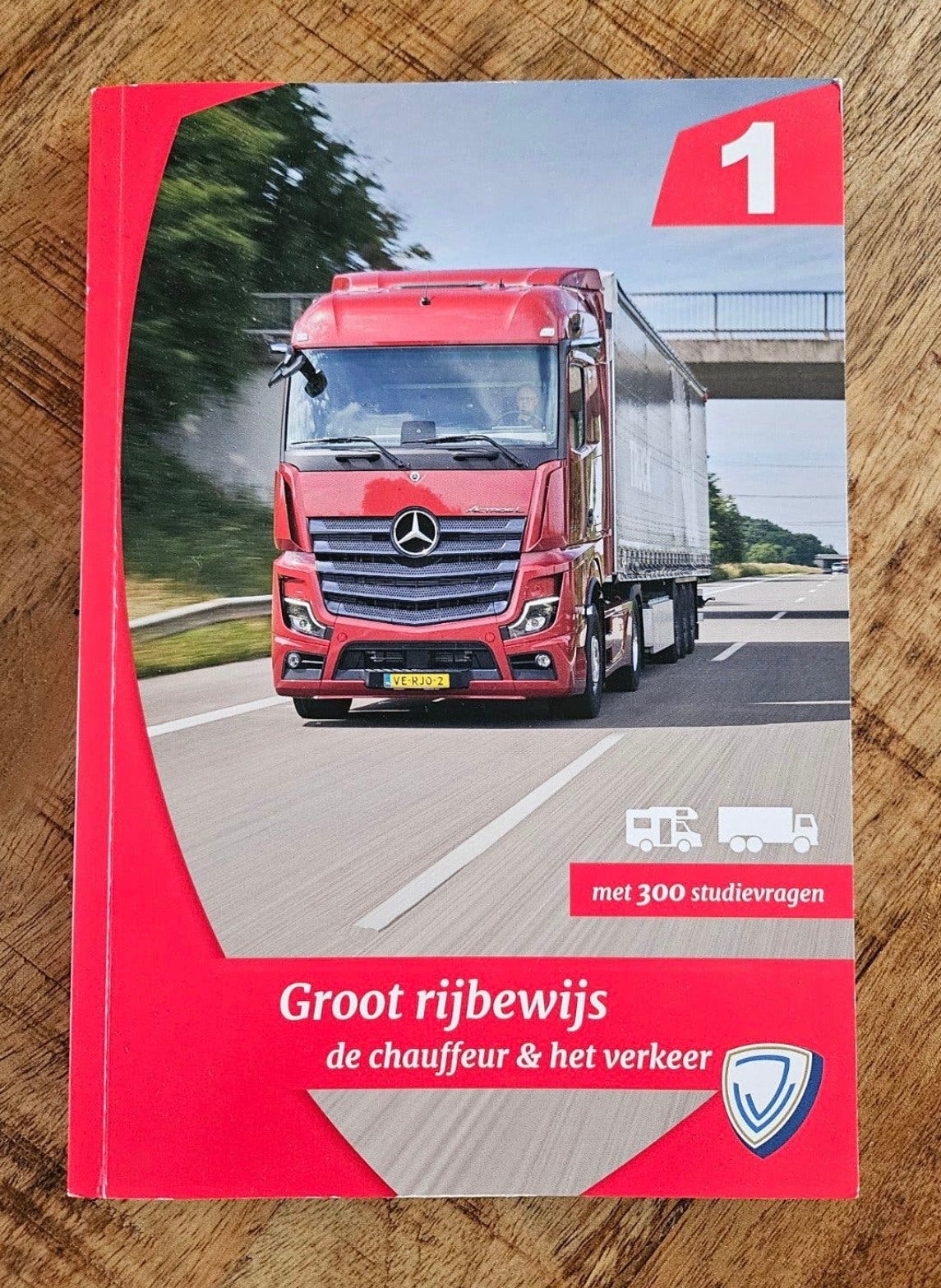 Theorieboek Groot rijbewijs C1, Boeken, Studieboeken en Cursussen, Ophalen of Verzenden, Beta, Zo goed als nieuw, Niet van toepassing