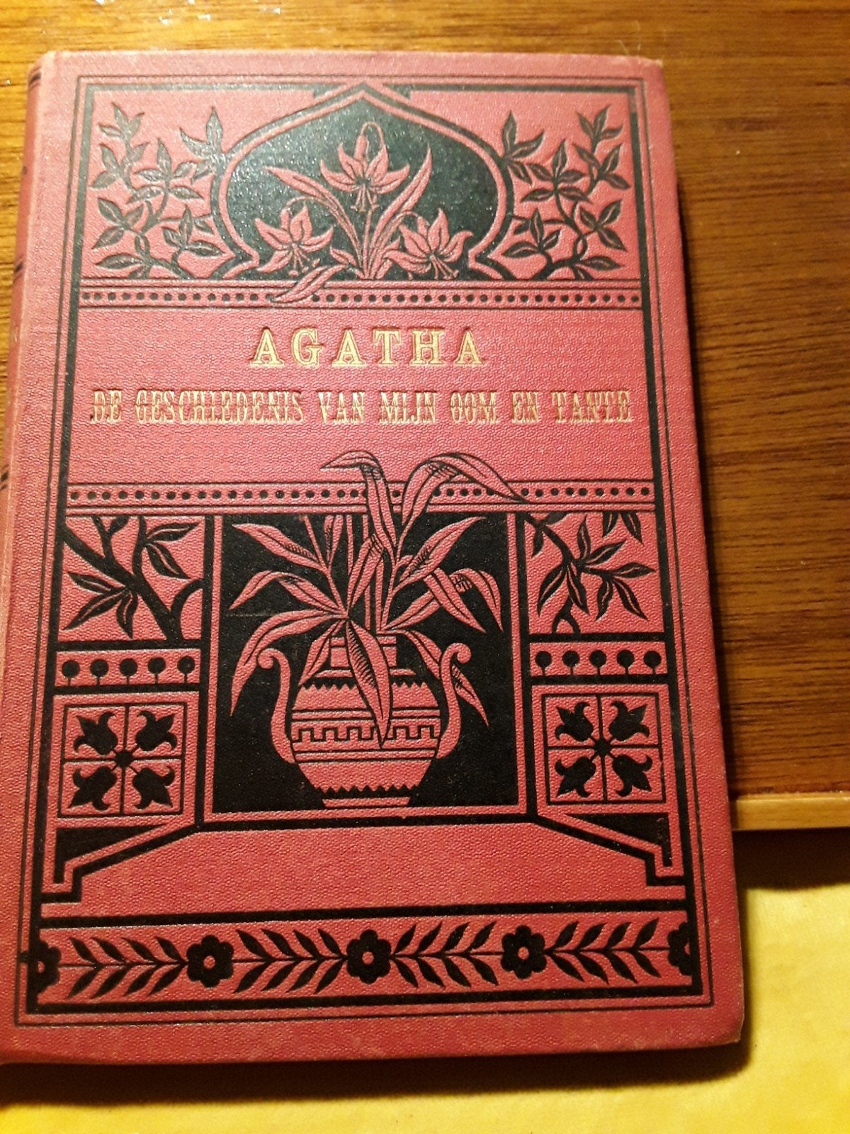 Agatha - De Geschiedenis van Mijn Oom en Tante (oud boek), Boeken, Ophalen of Verzenden, Gelezen, Agatha, Fictie algemeen
