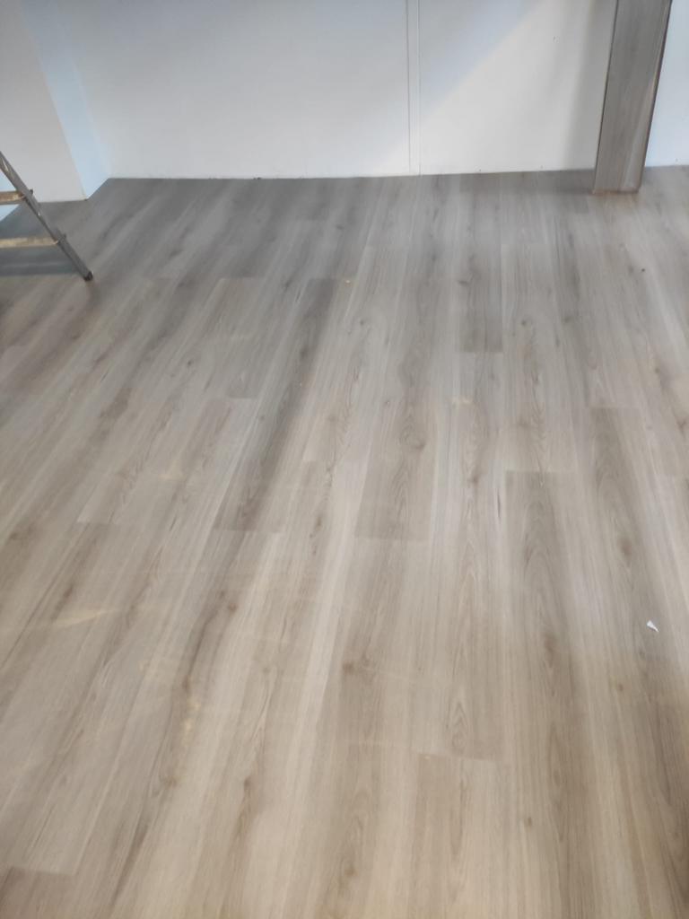 Laminaat leggen/ verf/ behang, Ophalen of Verzenden, Zo goed als nieuw, 75 m² of meer, Laminaat
