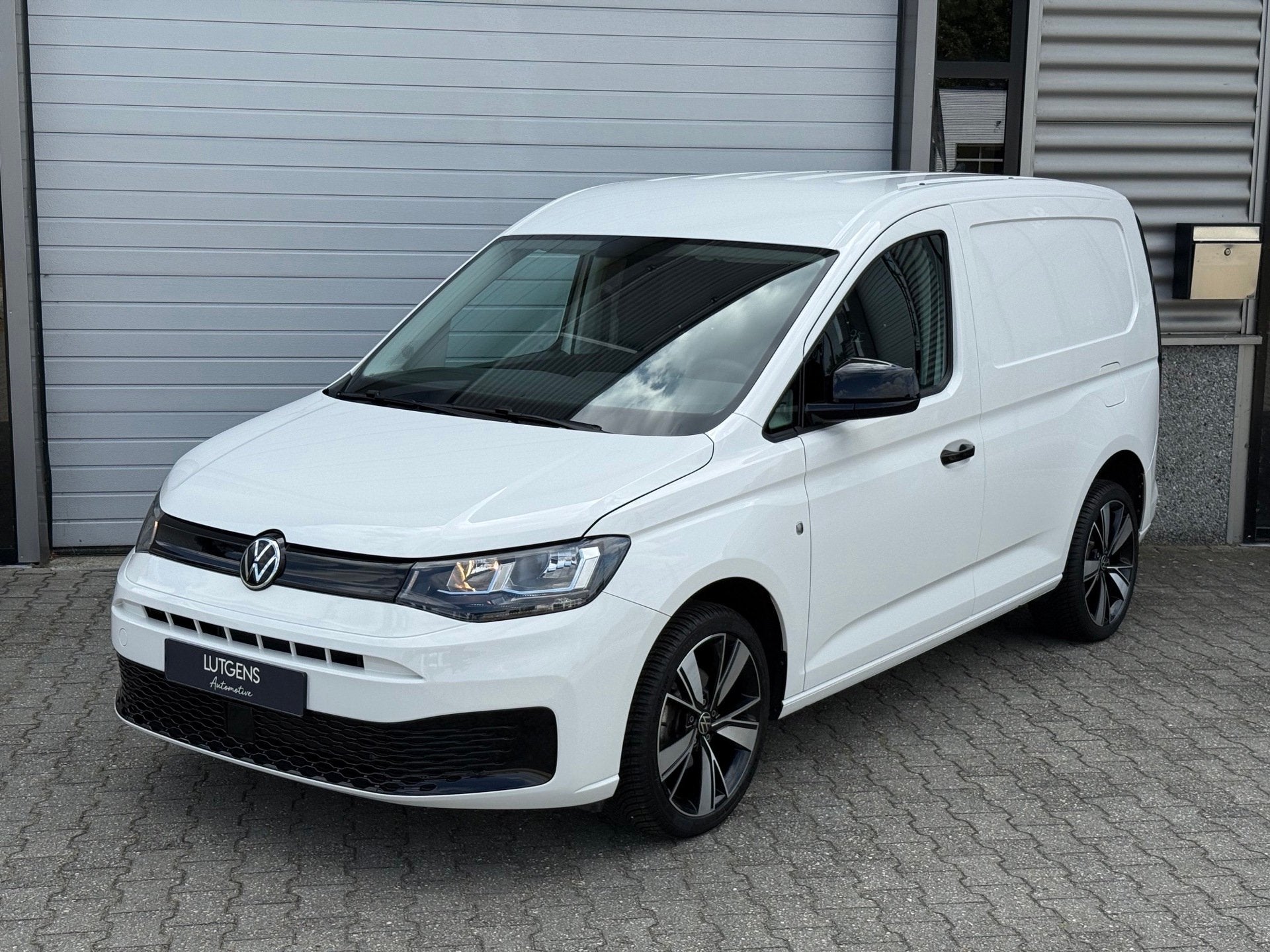 Volkswagen Caddy Cargo 2.0 TDI Leder Trekhaak Carplay, Auto's, Gebruikt, Zwart, 4 cilinders, Volkswagen