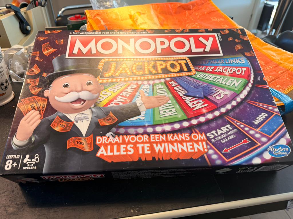 Monopoly Jackpot in nieuwstaat, Hobby en Vrije tijd, Gezelschapsspellen | Bordspellen, Ophalen of Verzenden, Zo goed als nieuw