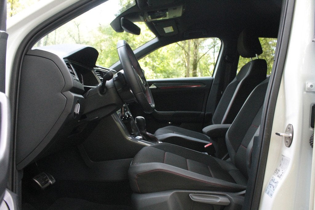 Volkswagen T-Roc 1.5 TSI Sport Business R | Carplay | ACC |, Auto's, 12 maanden, Stof, 4 cilinders, Wit