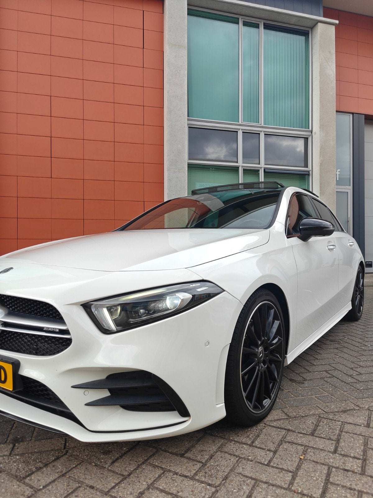Mercedes-Benz A-Klasse 7G-DCT 2019 VOL!!/360CAM/PANO/MULTIBE, Auto's, Mercedes-Benz, 1345 kg, 4 cilinders, Wit, Diesel