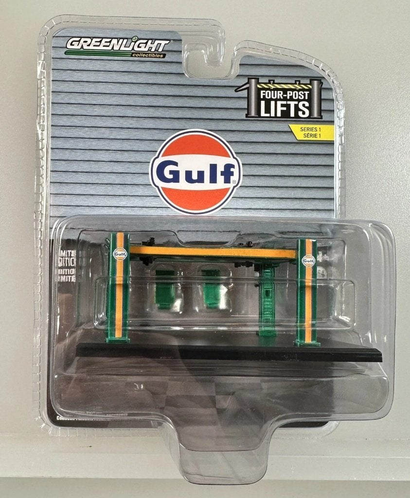 Four-Post Lifts van Greenlight 1/64 Gulf Chase brug, Hobby en Vrije tijd, Modelauto's | Overige schalen, Ophalen of Verzenden