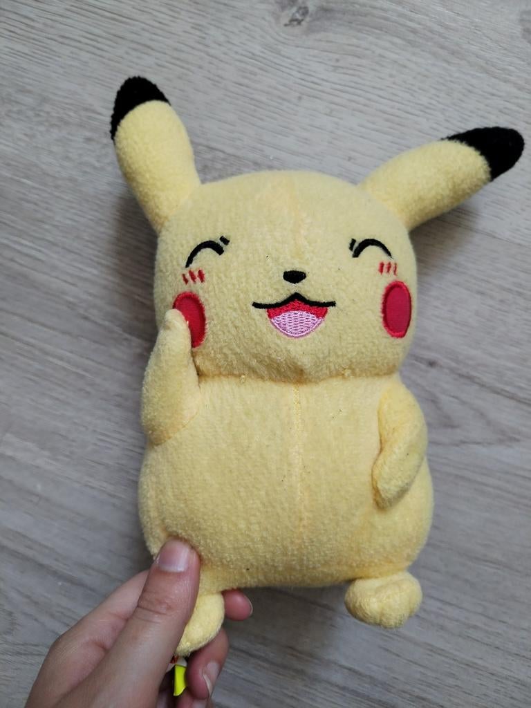 Leuke Pikachu knuffel - Zo goed als nieuw, Geel, Overige typen, Ophalen of Verzenden, Zo goed als nieuw