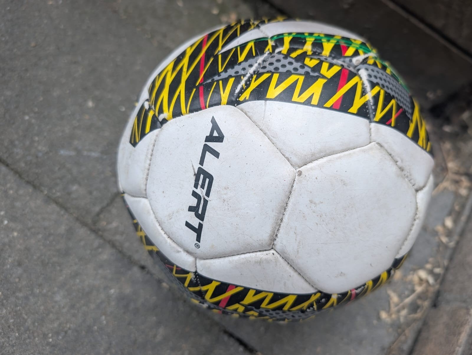 Gebruikte voetbal - Alert merk, Sport en Fitness, Ophalen of Verzenden
